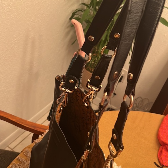 Reversible Calvin Klein Purse - Picture 4 of 12